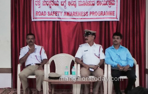 City traffic police holds safety awareness